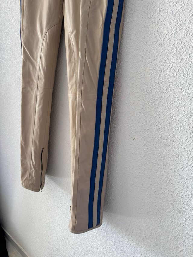 Uniforme Policía Cuero Beige y Azul