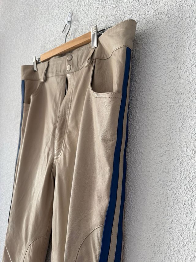 Uniforme Policía Cuero Beige y Azul