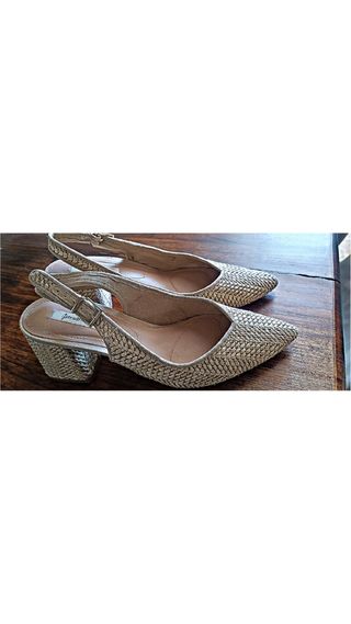 Zapatos destalonados Stradivarius beige