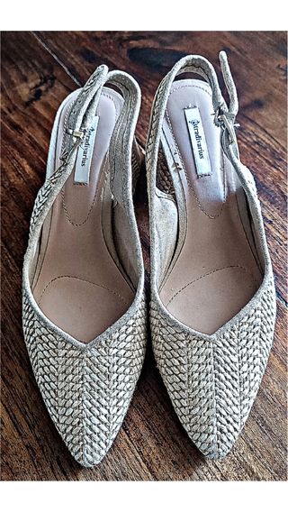 Zapatos destalonados Stradivarius beige