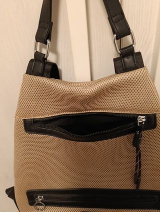 Mochila Antirrobo Beige y Negra