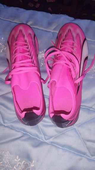 Botas de fútbol rosas talla 44,5