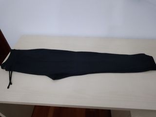 Pantalón hombre jogger Zara negro. M