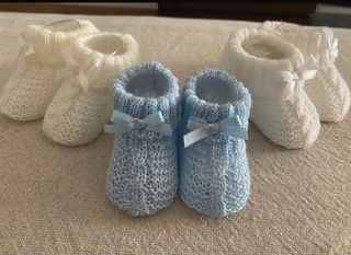 3 Carapins de bebé creme, azul e branco. Novos.