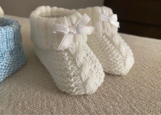 3 Carapins de bebé creme, azul e branco. Novos.