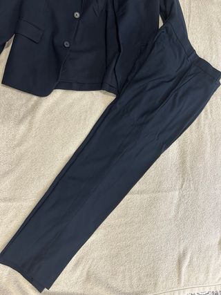 Traje de chaqueta azul marino para niño