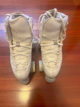 Patines de 4 ruedas blancos