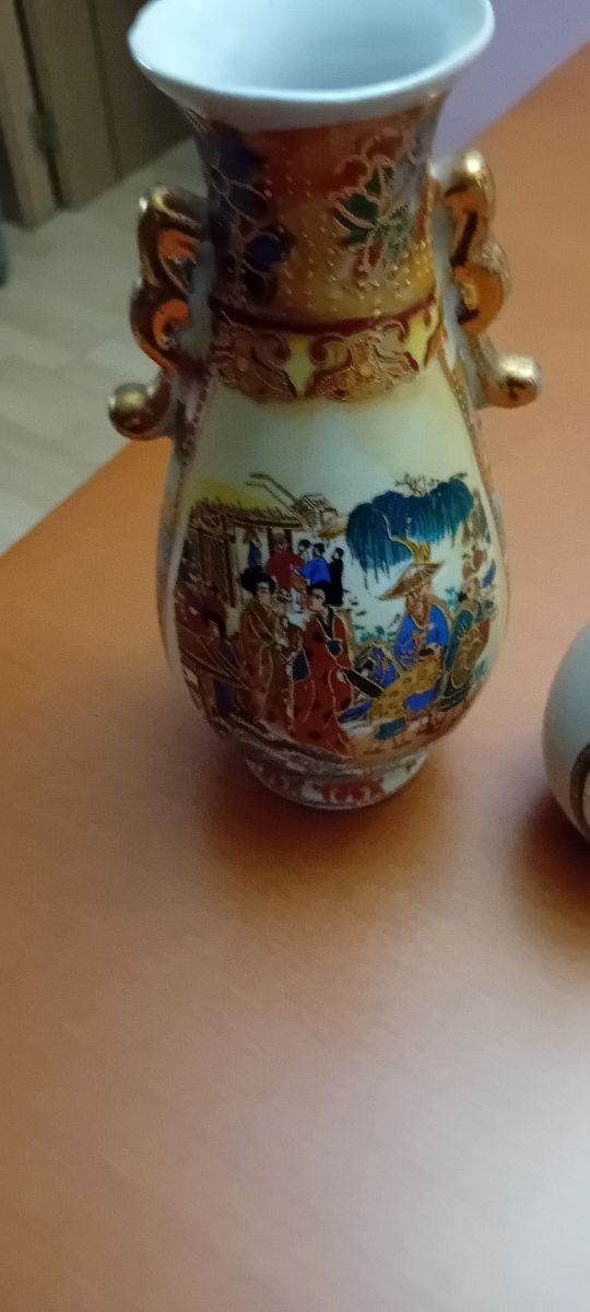 2 Jarrones de Porcelana Japoneses