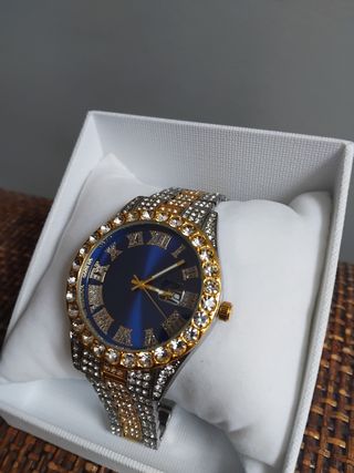 Reloj de Lujo con Diamantes y Esfera Azul
