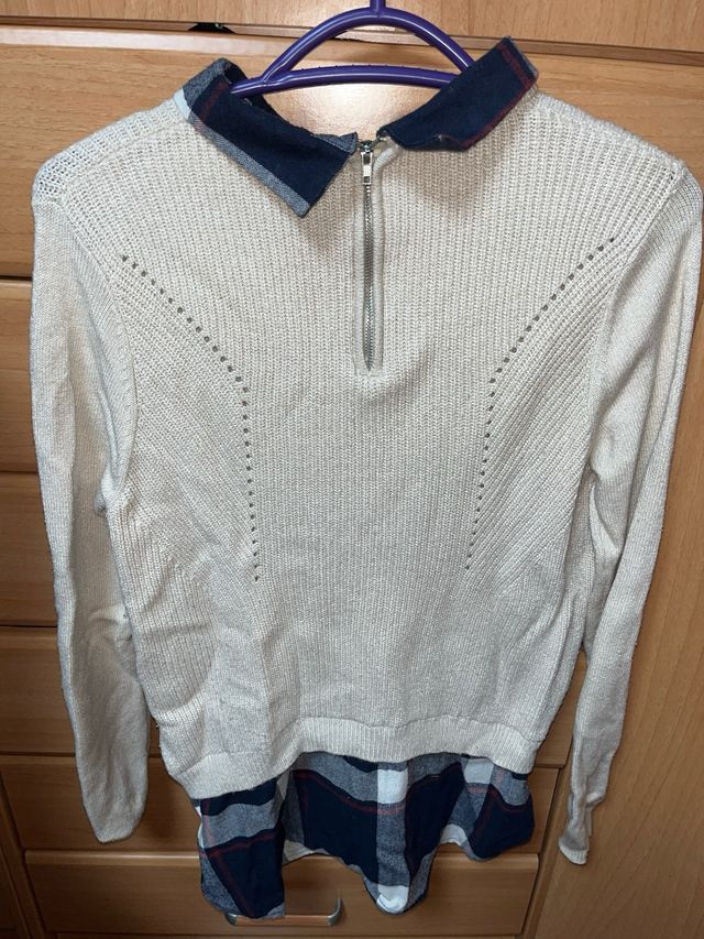 Jersey beige con cuello de cuadros