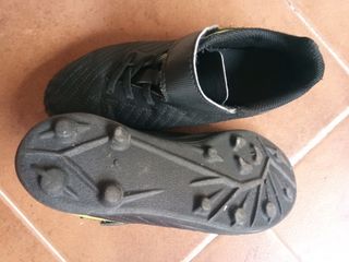 Zapatillas y botas de fútbol y futbol sala