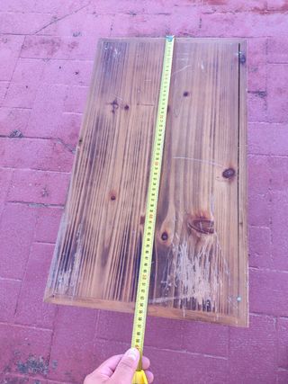 Mesa auxiliar de madera