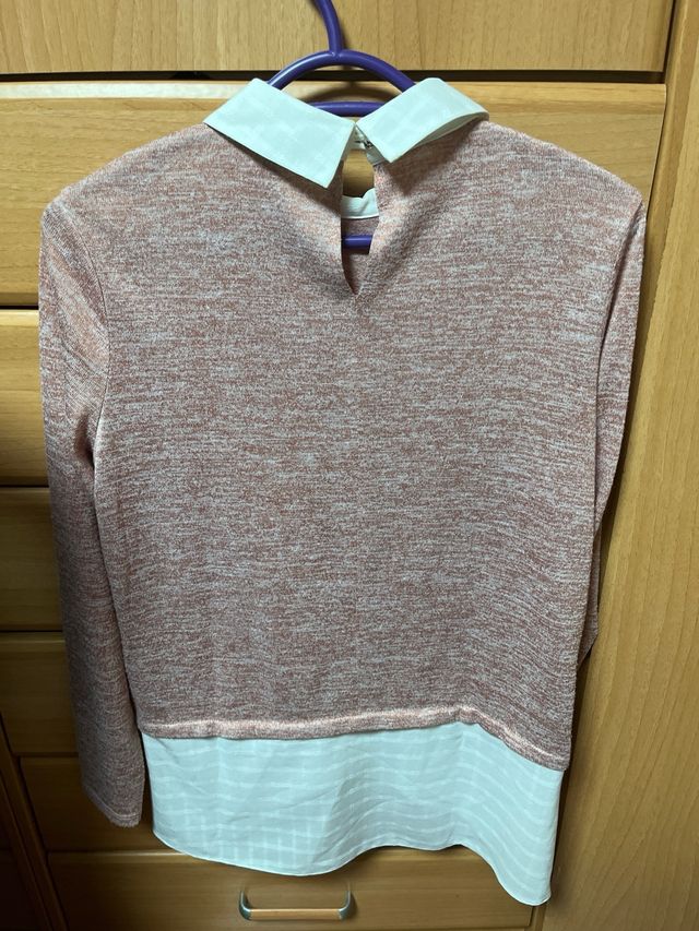 Jersey rosa con cuello blanco