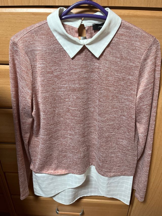 Jersey rosa con cuello blanco