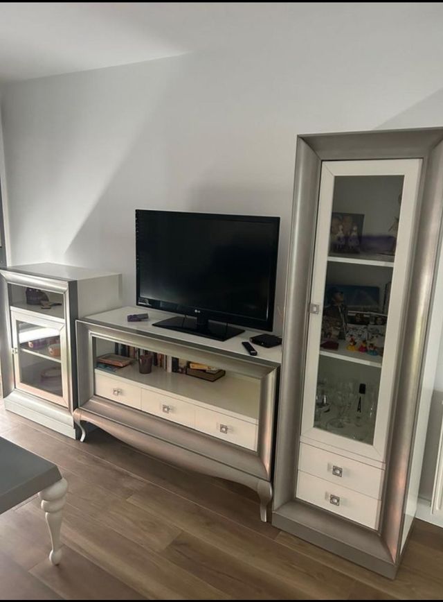 Muebles salón comedor blanco y plateado completos de segunda mano