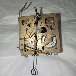 Macchinari antichi per orologi a cucù