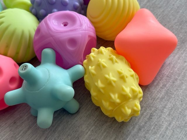 Lote 12 pelotas sensoriales para bebés