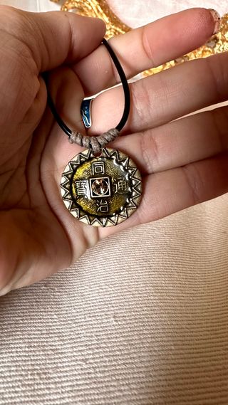 Colgante moneda china tradicional de la suerte