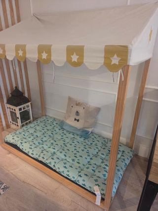Recoger en Miami platja. Cama Montessori de madera