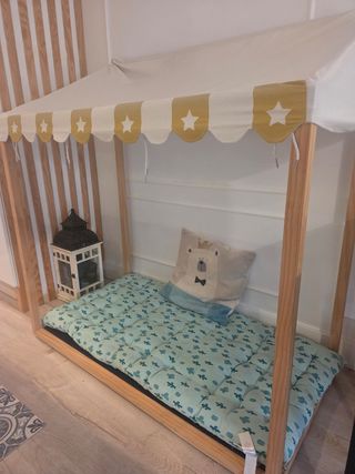 Recoger en Miami platja. Cama Montessori de madera