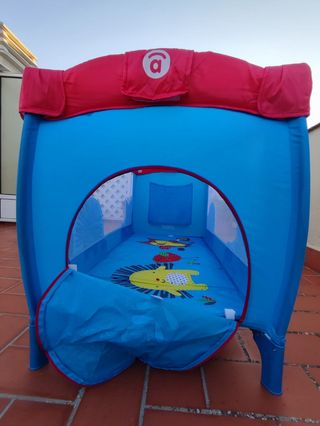 Cuna de viaje Babies R Us + colchón + sabanas