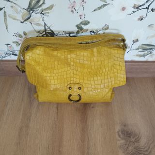 Bolso de Piel Mostaza