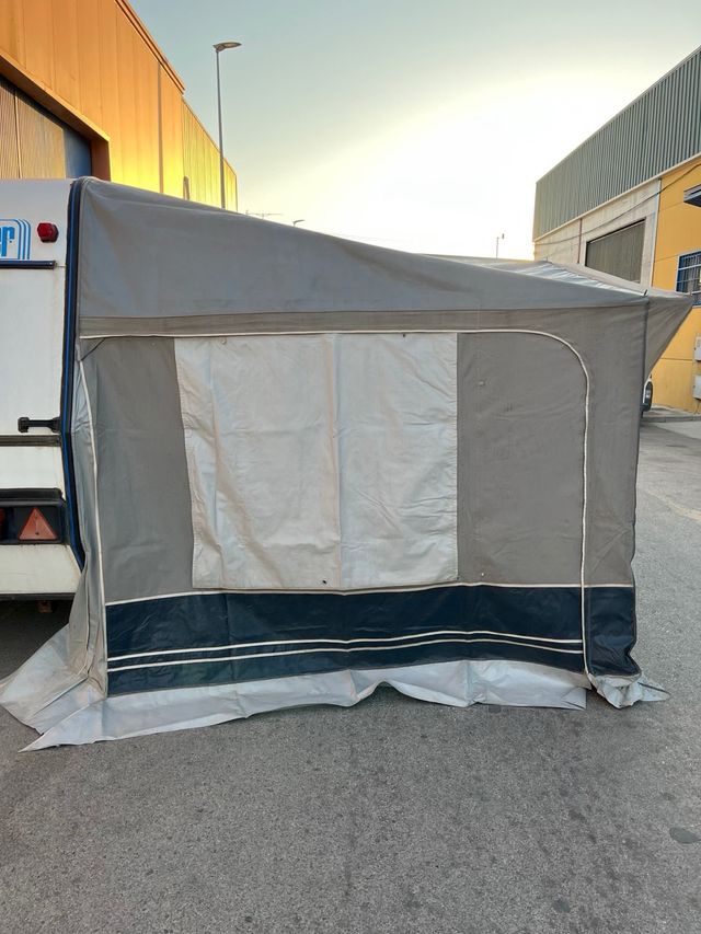 Avance Caravana Leinwand