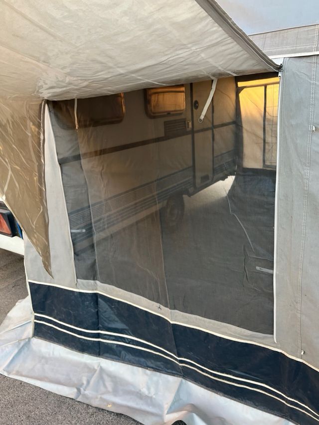 Avance Caravana Leinwand