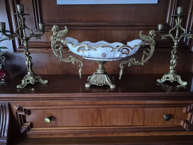 Centro porcelana y candelabros latón