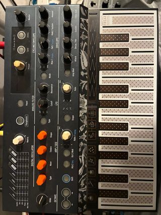 Arturia Microfreak Sintetizador