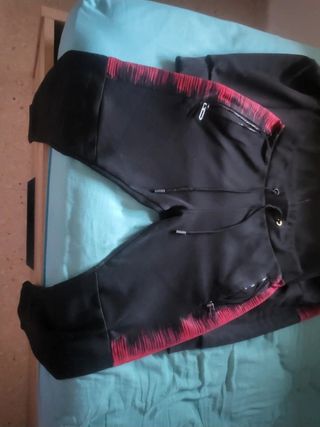 Conjunto Chándal Negro y Rojo