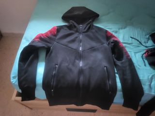Conjunto Chándal Negro y Rojo