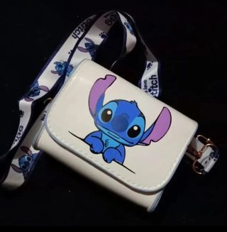 Cartera monedero de piel de Stitch de Disney.