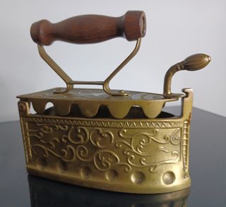 Antigua Plancha de Carbón Francesa  Latón dorado