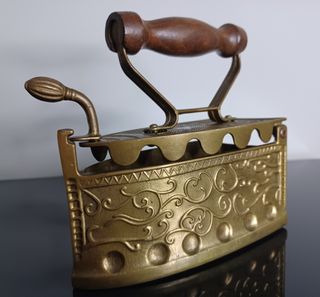 Antigua Plancha de Carbón Francesa  Latón dorado