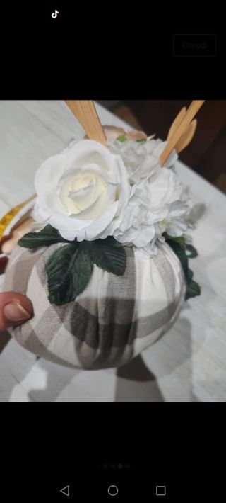 Decorazione a tema fungo con nastro