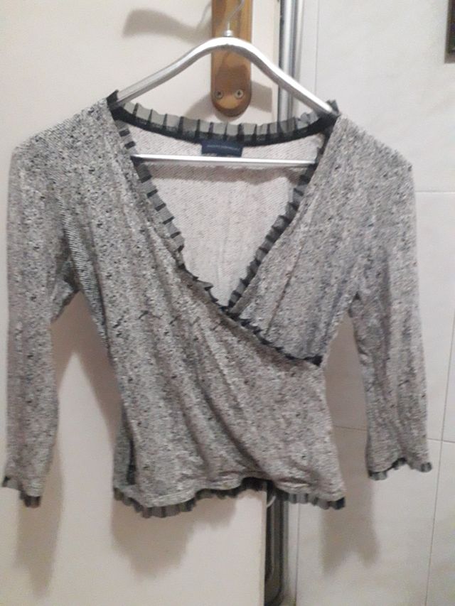 Adolfo Domínguez Camiseta Blanca y Negra