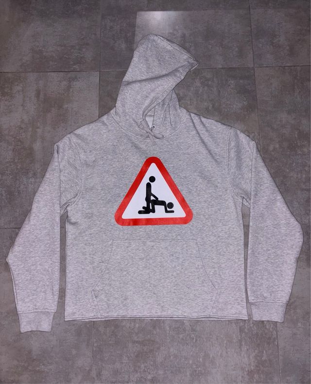 Sudadera con capucha estampada