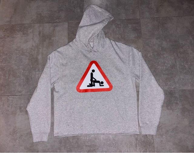 Sudadera con capucha estampada