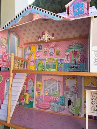 Casita de muñecas Bardie de madera