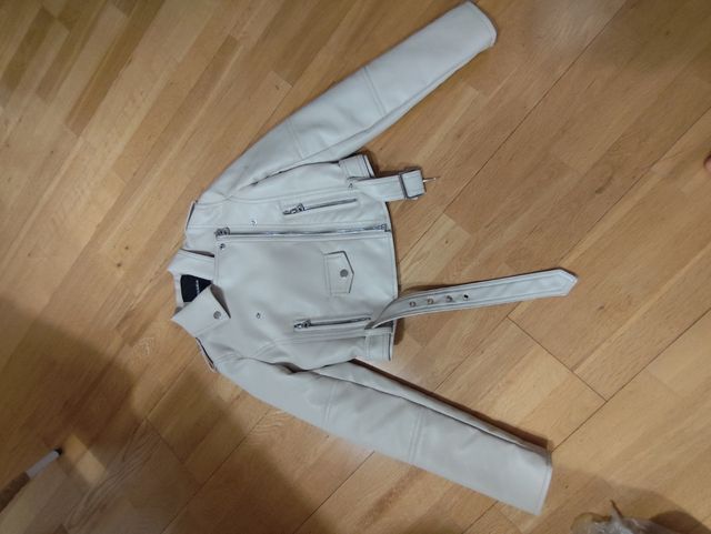 Cazadora polipiel beige Talla XS