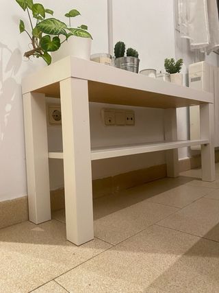 Mesa baja blanca