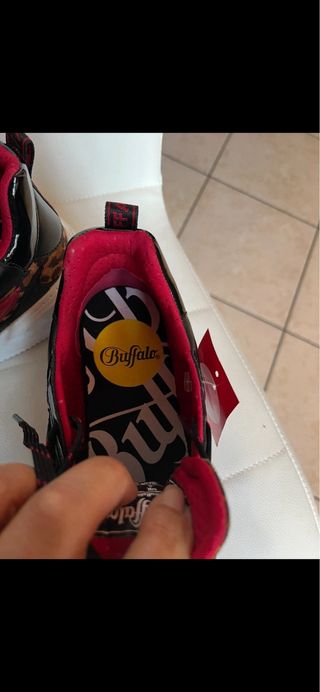 Scarpe Buffalo nuovo con cartellino