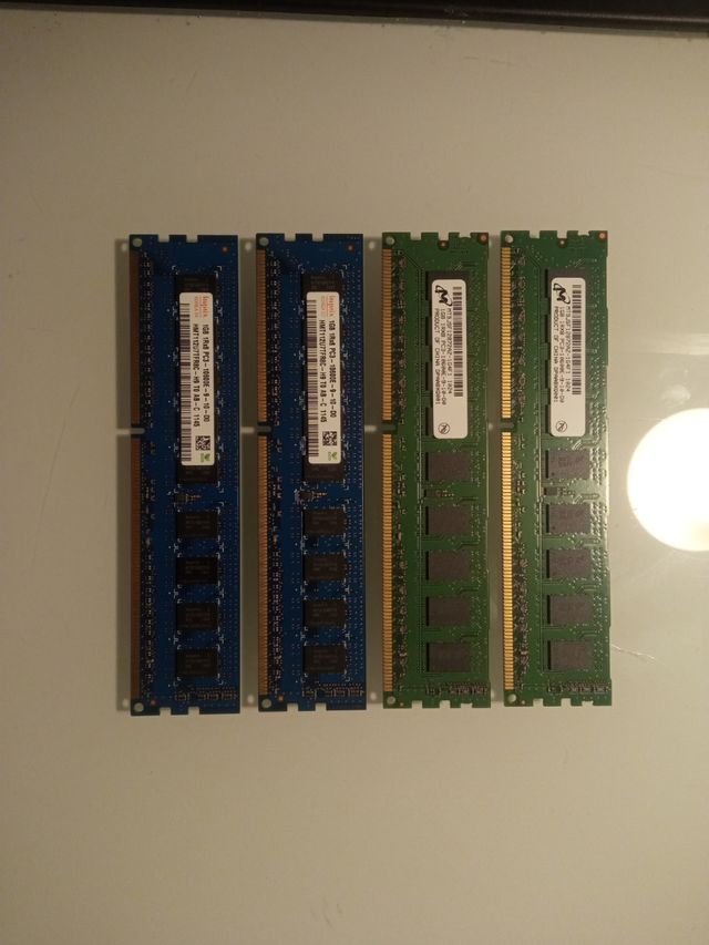 4GB (4 x 1GB) DDR3 10600E Hynnix/Micron