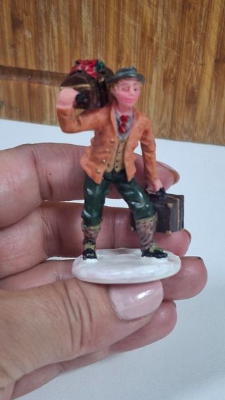 Figura Lemax Viajero con Maletas