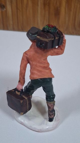 Figura Lemax Viajero con Maletas