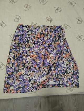 Pack 4 Faldas + 1 pantalón