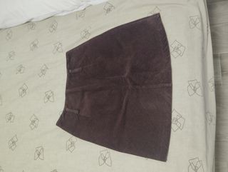 Pack 4 Faldas + 1 pantalón