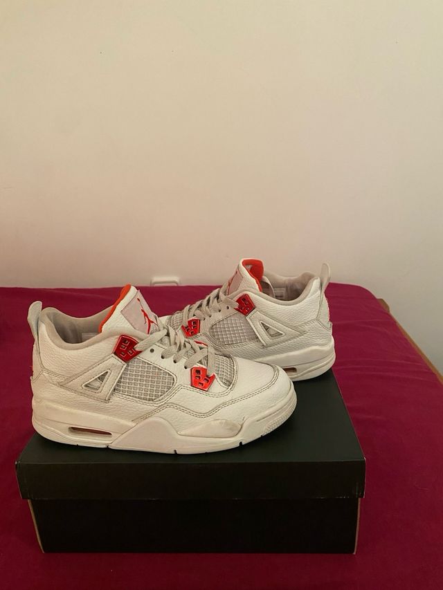 Jordan Retro 4 Branco e Vermelho