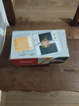 Caja Nintendo 2DS XL